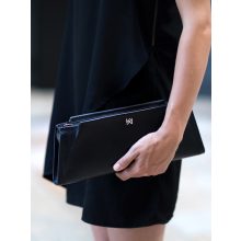 Silhouette clutch